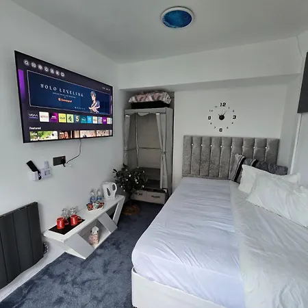 Ensuite With Private Entrance And Private Garden