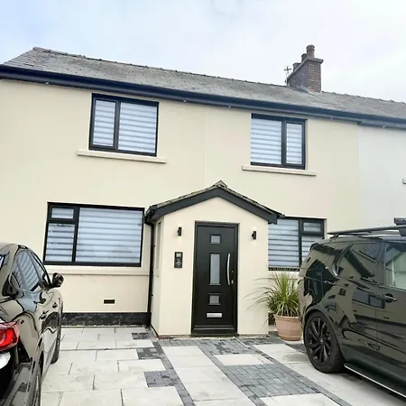 Lytham House Retreat - Free Parking * Blackpool