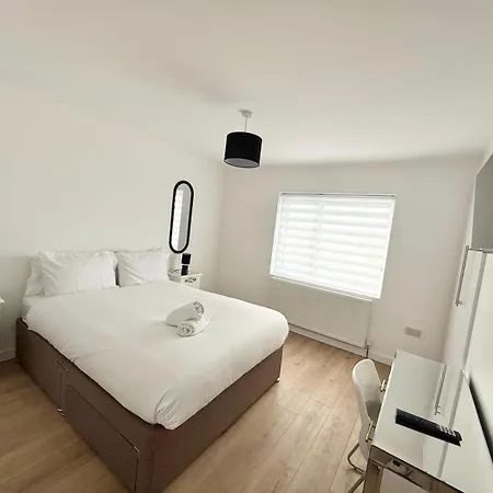 Lytham House Retreat - Free Parking Holiday home