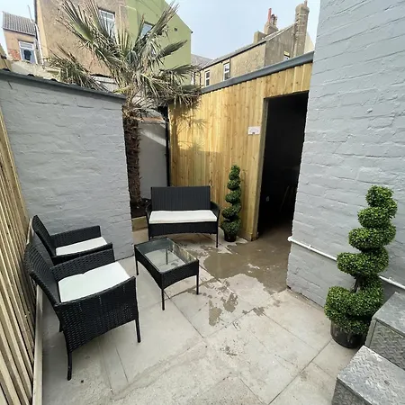 Osborne Luxury Hot Tub And Jacuzzi Apartment