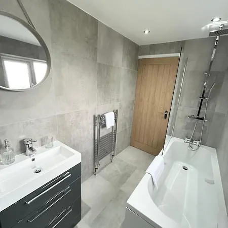 Lytham House Retreat - Free Parking