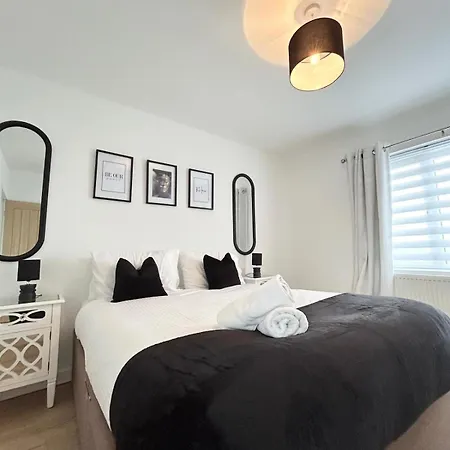 Lytham House Retreat - Free Parking Blackpool