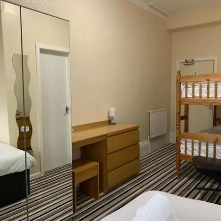 Otel Oyo Wave Crest 4*