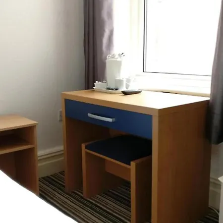 Oyo Wave Crest 4* Blackpool