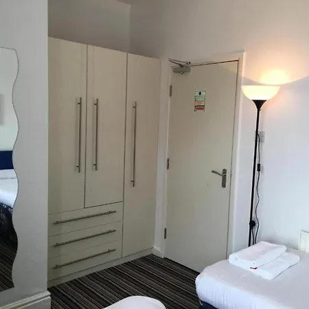 Otel Oyo Wave Crest 4*