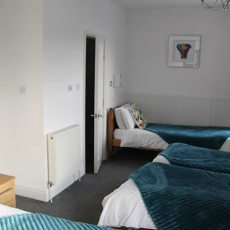 Hawthorn House 3*
