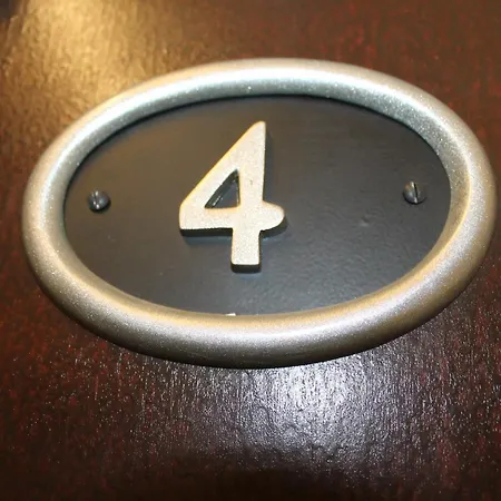 Hawthorn House 3*
