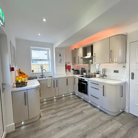 New - The Fun House - Private Nightclub Holiday home