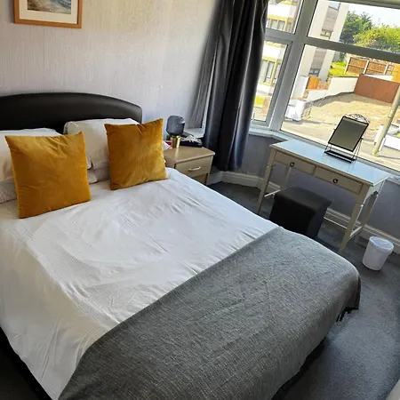 Sandhurst * Blackpool