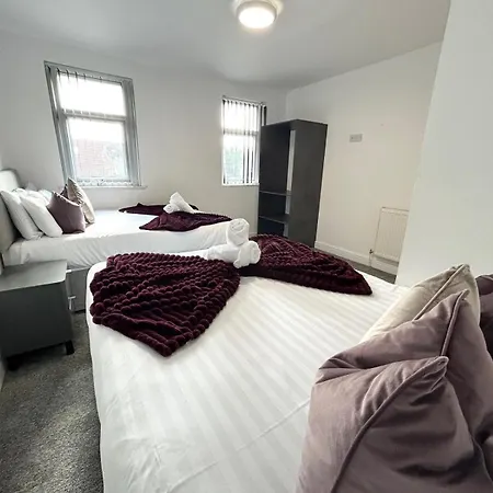 Luxury Seaside With Free Parking Apartment Blackpool
