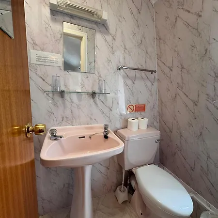 Oyo Delton Pleasure Blackpool