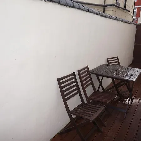 South Apartment *