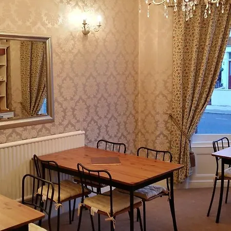 Eden House Bed & Breakfast 3*