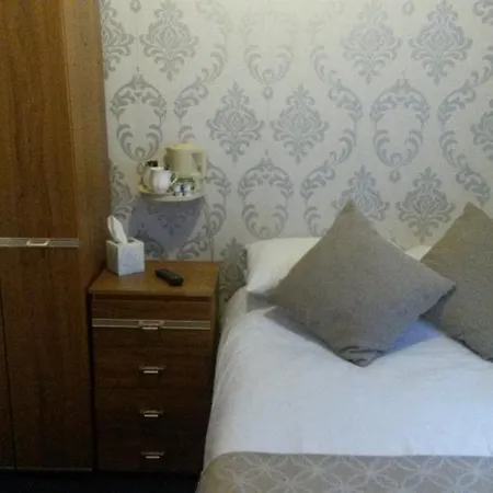 Thorncliffe 3*