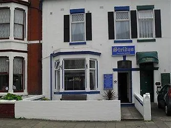 Strides Hotel 2*