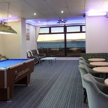 Funky Towers Hotel 3*