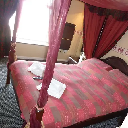 Hotel Funky Towers 3*