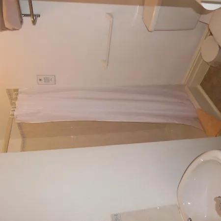 Alondra Bed & Breakfast 3*