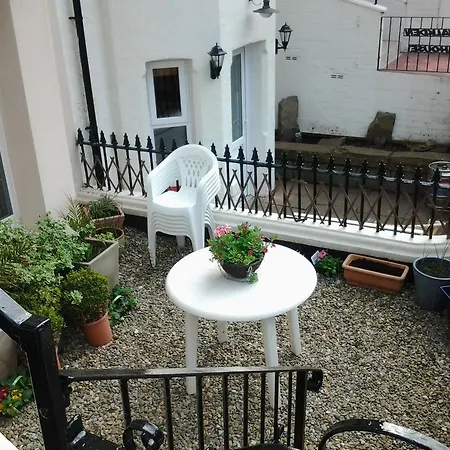 Windsor House Bed & Breakfast *