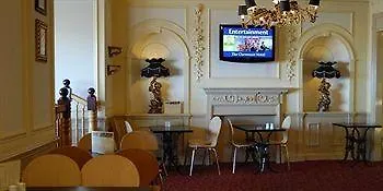 Claremont 3*