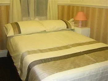 Waters Edge 3*