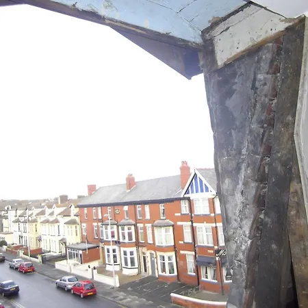 The Lark Bed & Breakfast Blackpool