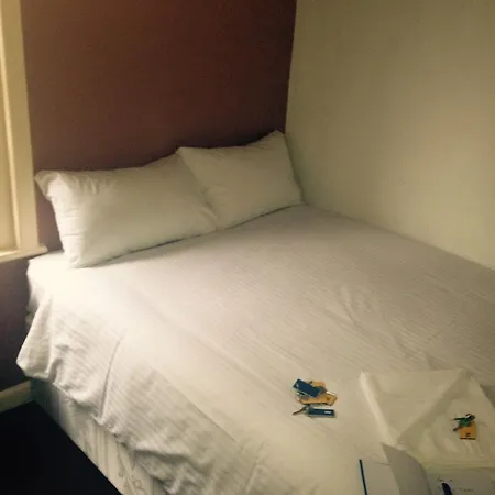 Peek-A-Booze - Budget Hotel - Adults Only Hotel Blackpool