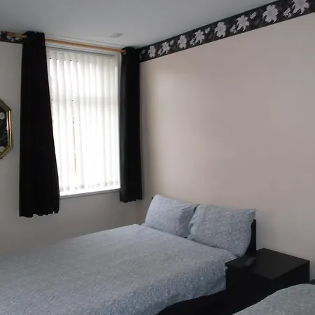 Derwent Bed & Breakfast Blackpool