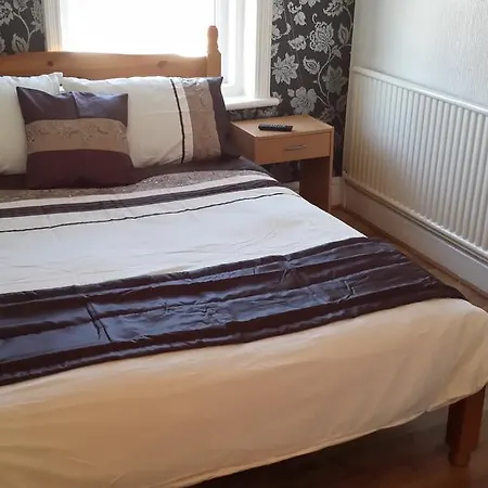 Airedale Hotel 2*