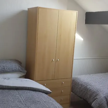 Airedale Hotel 2*