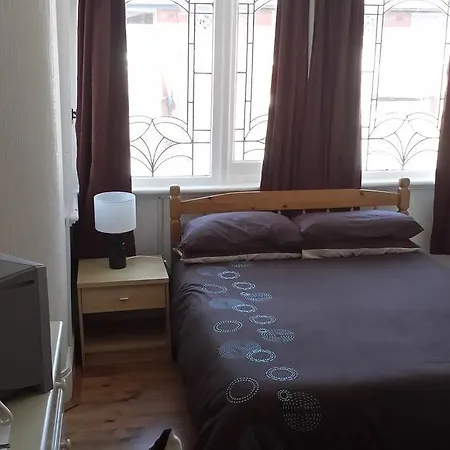 Hotel Airedale 2*