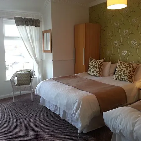 Guest house The Holmlea