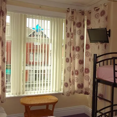 Bed & Breakfast Kings Court Families & Couples Blackpool