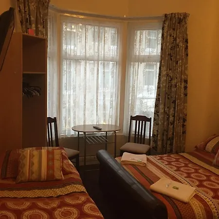 Guest house Trevaslodge - Families Only 2*