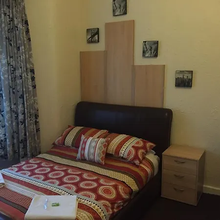 Guest house Trevaslodge - Families Only Blackpool