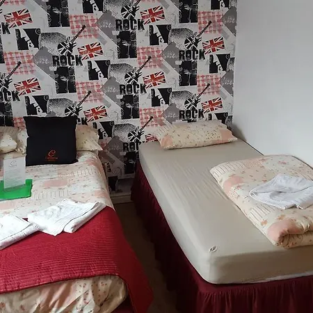 Hotel Uk Travel & Hospitality Ltd Ta Canberra Blackpool
