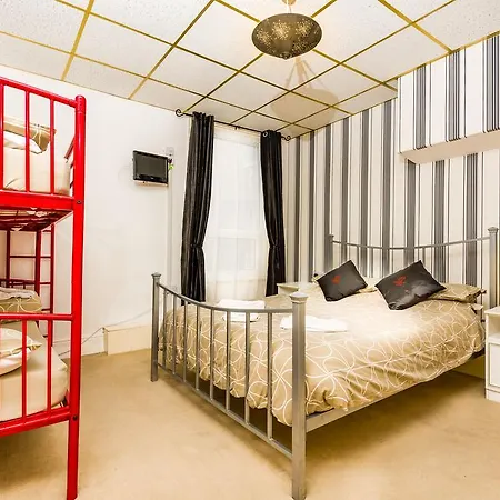 Hotel Uk Travel & Hospitality Ltd Ta Canberra Blackpool