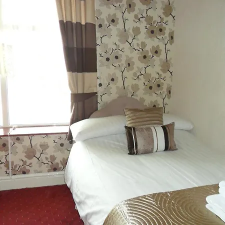 Hotel Lyric