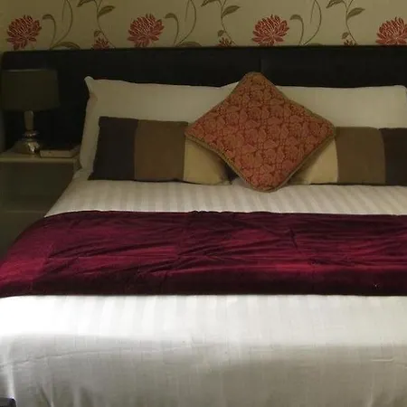 Lichfield Guest house 3*