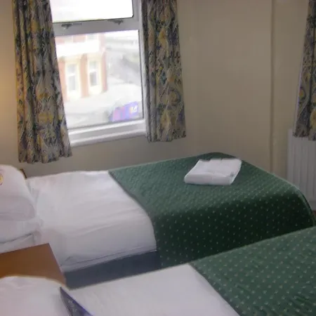 The Waldorf - Near Pleasure & Sandcastle Blackpool