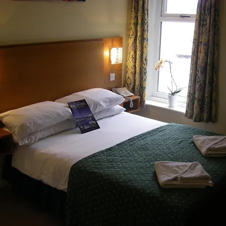 Hotel The Waldorf - Near Pleasure & Sandcastle 3*