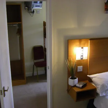 The Waldorf - Near Pleasure & Sandcastle Hotel Blackpool