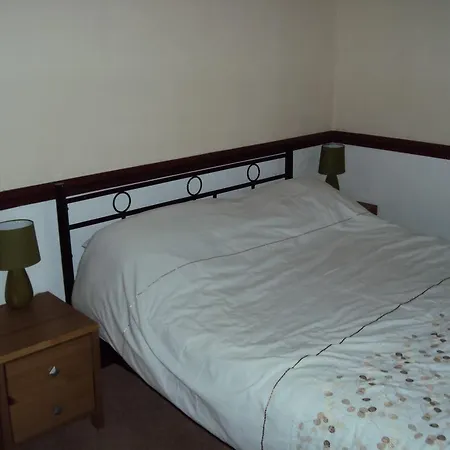 Burton House Apartment *