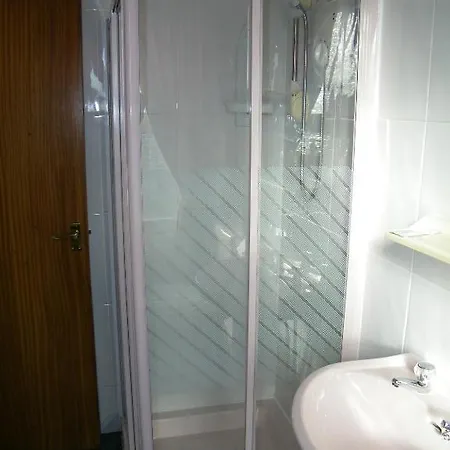 The World Hotel 3*