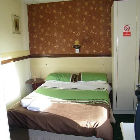 The World Hotel 3*