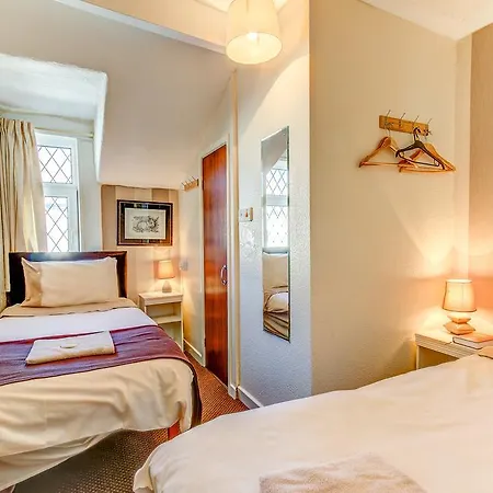 Hotell The Farnborough Blackpool