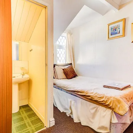 The Farnborough 3* Blackpool