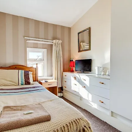 The Farnborough Hotell 3*