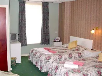 The Palms Hotel & Apartments