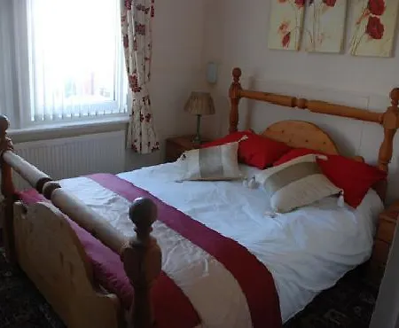 Eden House Bed & Breakfast 3*